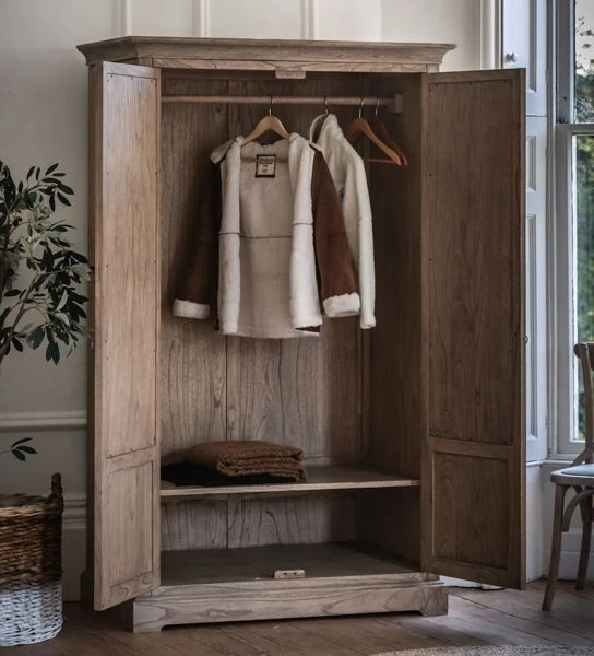 Mustique Wardrobe